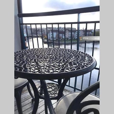 에든버러 Waterfront Living In Leith With Free Parking! 아파트 외부 사진
