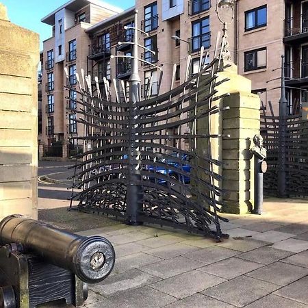 에든버러 Waterfront Living In Leith With Free Parking! 아파트 외부 사진