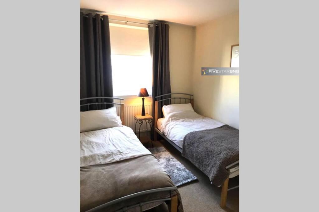 에든버러 Waterfront Living In Leith With Free Parking! 아파트 외부 사진