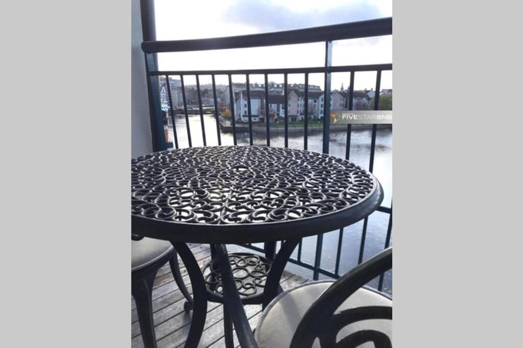 에든버러 Waterfront Living In Leith With Free Parking! 아파트 외부 사진