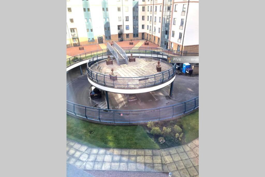 에든버러 Waterfront Living In Leith With Free Parking! 아파트 외부 사진