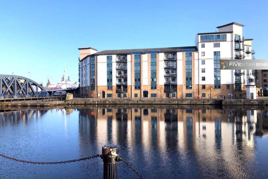 에든버러 Waterfront Living In Leith With Free Parking! 아파트 외부 사진